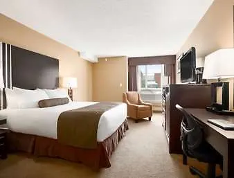 فندق دايز إن باي ويندام كالجاري نورث ويست YYC 3*,  كندا