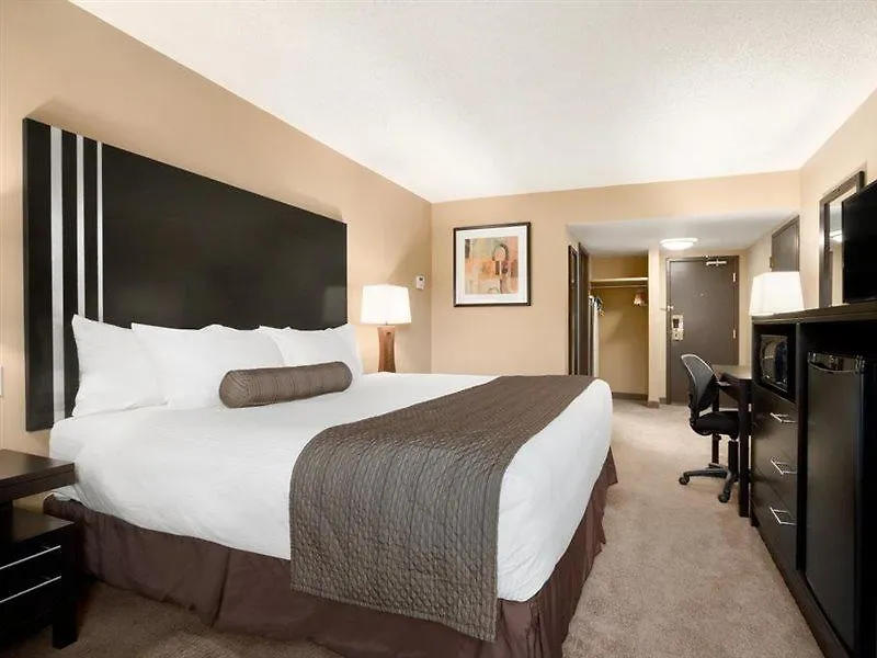 Days Inn By Wyndham Calgary Northwest