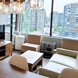 https://howe-street-apartment-with-views.vancouver-hotels-bc.net