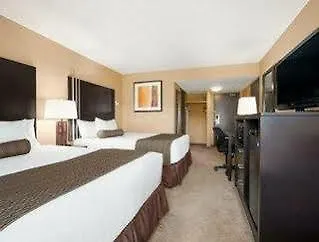 Days Inn By Wyndham Calgary Northwest 3*,